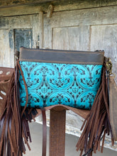 Load image into Gallery viewer, Leather Crossbody with a twist